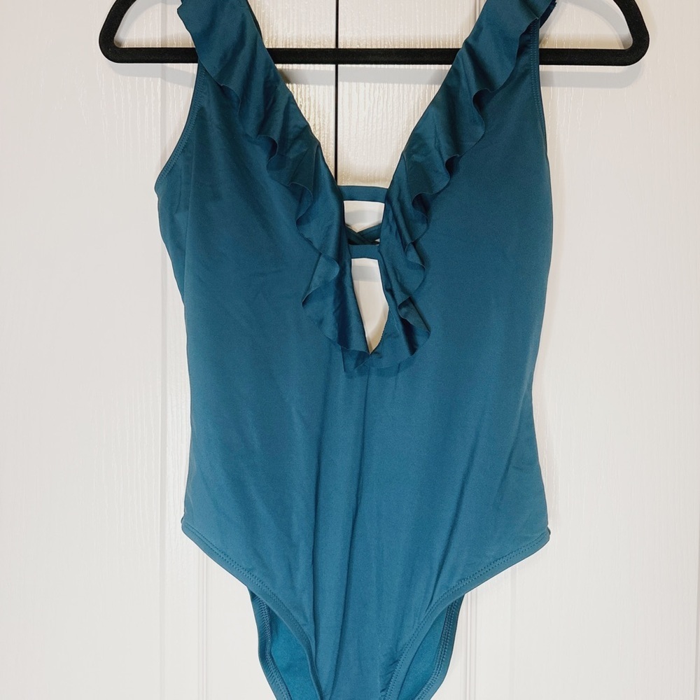 Woman’s Shade And Shore Plunge Ruffle Teal One Piece Swimsuit Size Small